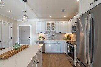 815 Lafayette Rd in Portsmouth, NH - Building Photo - Building Photo