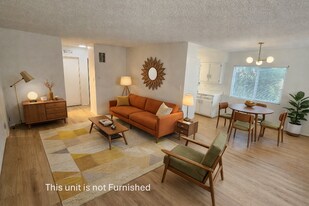 1130 N Fuller Ave in West Hollywood, CA - Building Photo