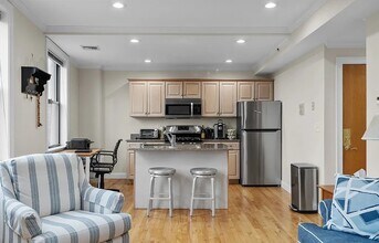 454 Hanover St in Boston, MA - Building Photo - Building Photo