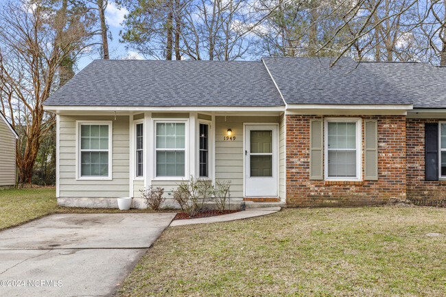 1949 Rolling Ridge Dr in Jacksonville, NC - Building Photo - Building Photo