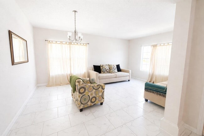 1003 Mystery Cir in Davenport, FL - Building Photo - Building Photo