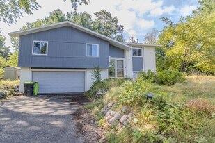 154 Homestead Ln in Traverse City, MI - Building Photo