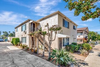 460 S Olive St in Orange, CA - Building Photo - Building Photo