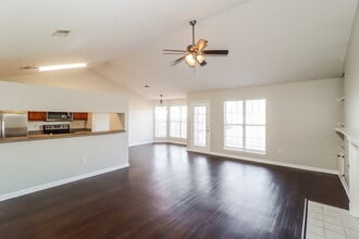 1806 Central Trails Dr in Southaven, MS - Foto de edificio - Building Photo