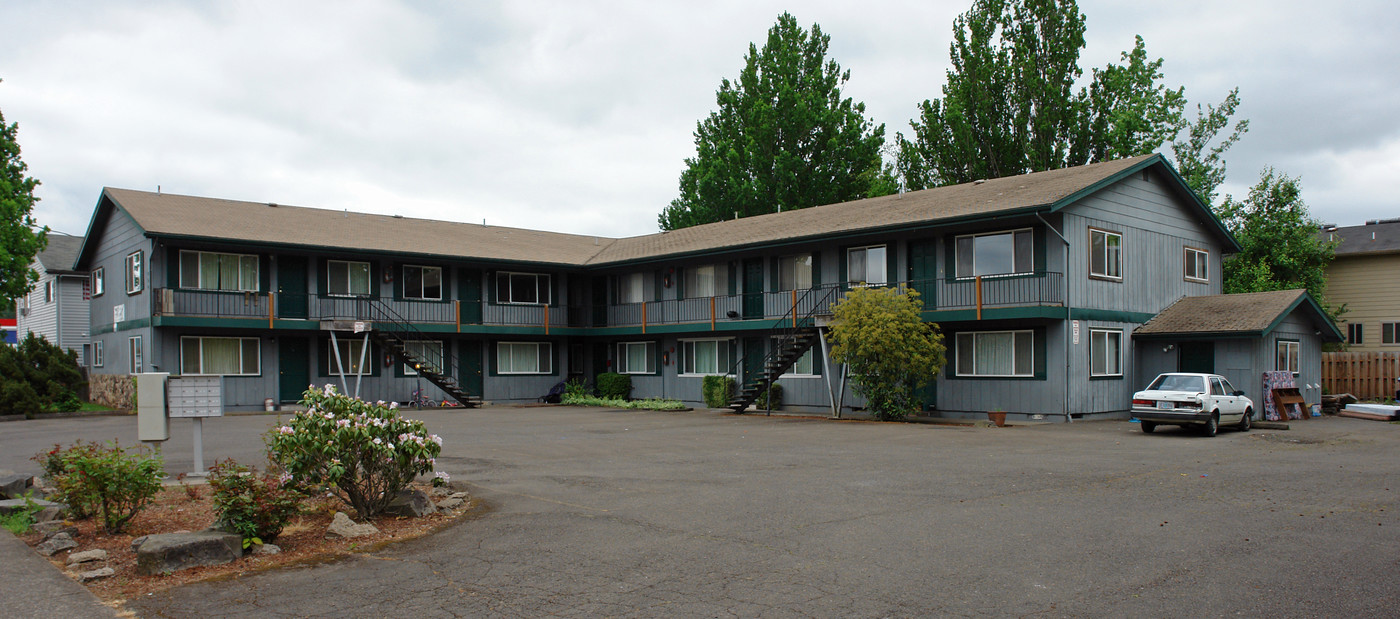 112-960 NW Hayes in Corvallis, OR - Foto de edificio