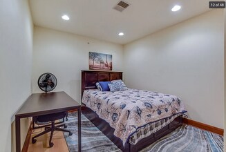 333 W Mifflin St, Unit 8050 in Madison, WI - Foto de edificio - Building Photo