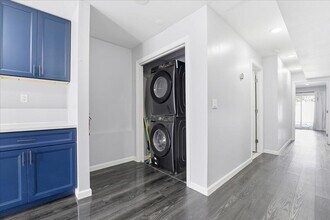 225 Freeman Ave in Jersey City, NJ - Building Photo - Building Photo