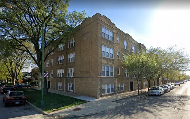 4116 W Addison St, Unit 3 in Chicago, IL - Building Photo - Building Photo