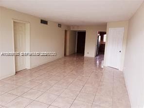 1450 NE 191st St in Miami, FL - Building Photo - Building Photo