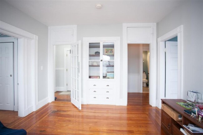 185 Rindge Ave, Unit 3 in Cambridge, MA - Building Photo - Building Photo