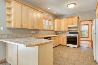 1305 Lawrence St in Radford, VA - Building Photo - Building Photo