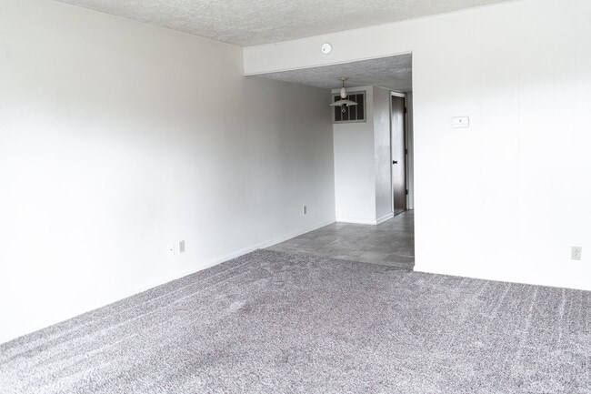 1212 E Dawn Dr in Terre Haute, IN - Building Photo - Building Photo
