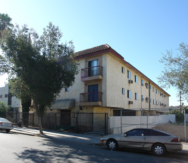 5440 Carlton Way in Los Angeles, CA - Foto de edificio - Building Photo