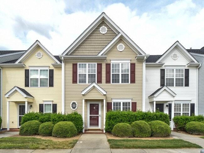3922 Woodcliff Dr