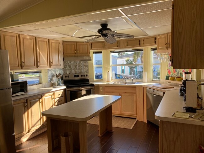 2078 Nettles Blvd in Jensen Beach, FL - Building Photo - Building Photo