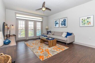 Farmhouse Apartments in Austin, TX - Foto de edificio - Interior Photo