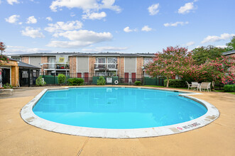 Buena Vista apartments in Houston, TX - Foto de edificio - Building Photo