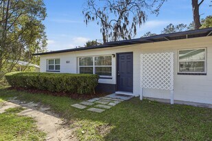 820 NW 55th St in Gainesville, FL - Building Photo