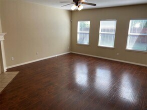 30318 Bumble Bee Dr in Georgetown, TX - Building Photo - Building Photo