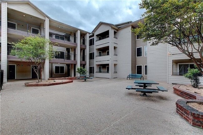 property at 501 W 26th St