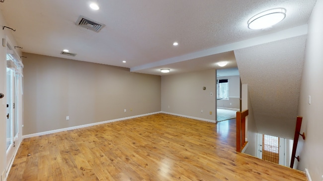 84 Songbird Ln in Farmington, CT - Building Photo - Building Photo