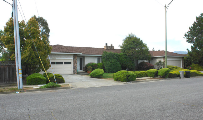 6886-6890 Rutherford Ave in San Jose, CA - Foto de edificio - Building Photo