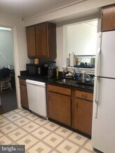 4819 Berwyn House Rd in College Park, MD - Foto de edificio - Building Photo