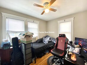 9 Arlington St, Unit 2 in Somerville, MA - Building Photo - Building Photo