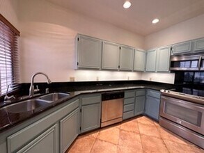 18523 Caminito Pasadero in San Diego, CA - Foto de edificio - Building Photo
