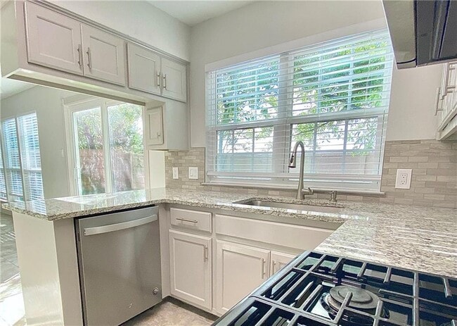 property at 1402 Hyridge Cir