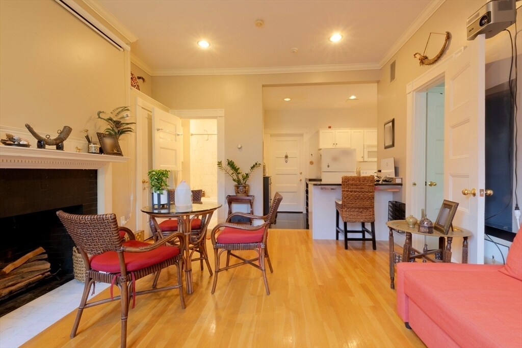 398 Marlborough St in Boston, MA - Building Photo