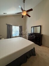 613 Finnegan Ln in West Columbia, SC - Building Photo - Building Photo