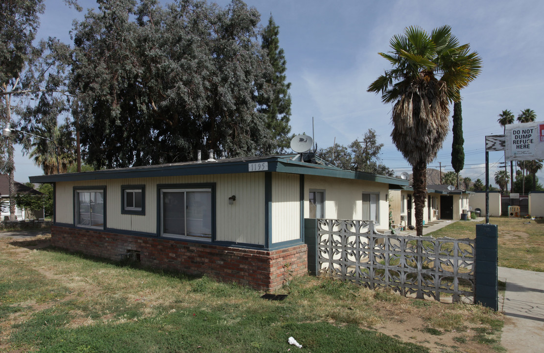 1189 W Spring St in Riverside, CA - Building Photo