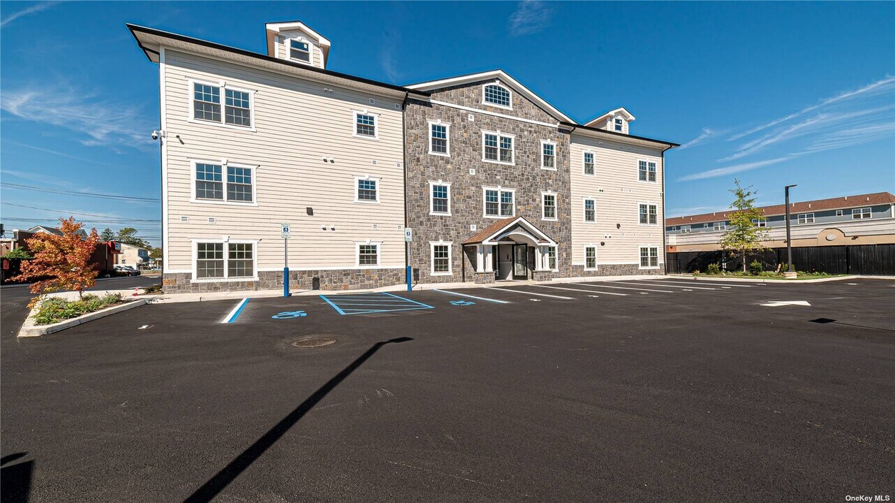 776 Fulton St-Unit -3H in Farmingdale, NY - Building Photo