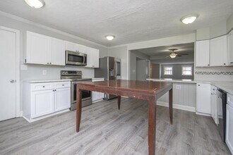 690 2nd Ave in Troy, NY - Building Photo - Building Photo