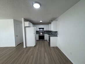 1941 S Loop 289 in Lubbock, TX - Building Photo - Building Photo