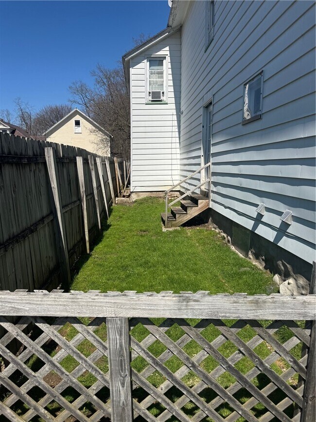 113 W Main St in Palmyra, NY - Building Photo - Building Photo