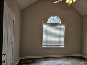986 Ashton Oak Cir in Stone Mountain, GA - Building Photo - Building Photo