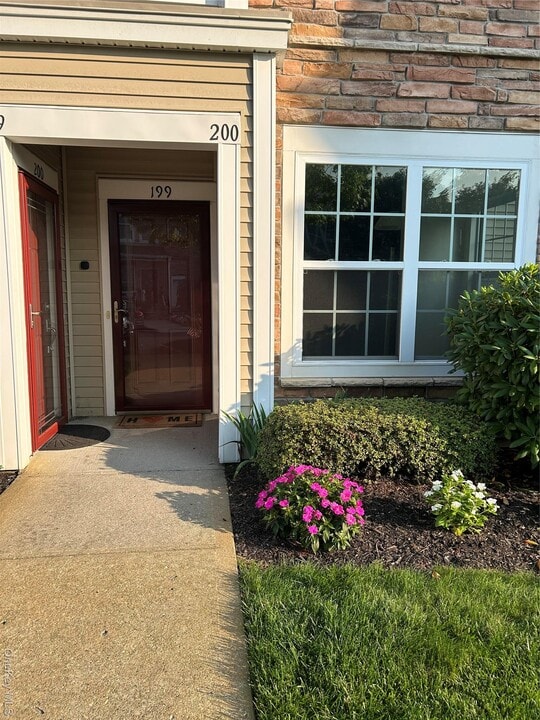 199 Somerset Dr in Massapequa, NY - Foto de edificio