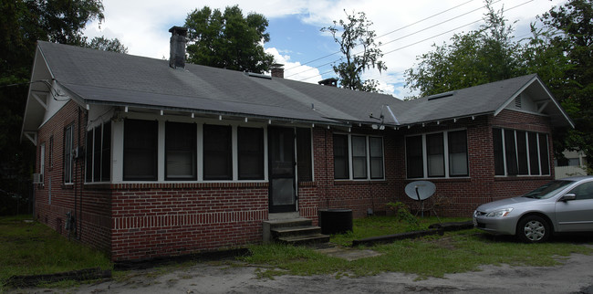 1221 SW 4th Ave in Gainesville, FL - Foto de edificio - Building Photo