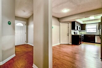 8030 Gabriel Dr in Port Richey, FL - Building Photo - Building Photo