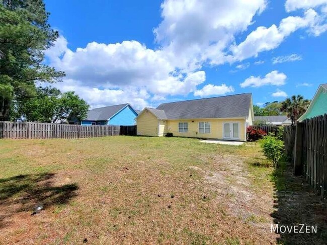 138 S Palm Dr in Winnabow, NC - Building Photo - Building Photo