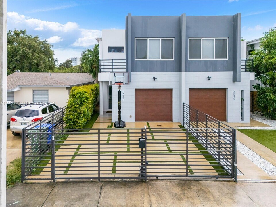 3048 SW 18th St in Miami, FL - Building Photo