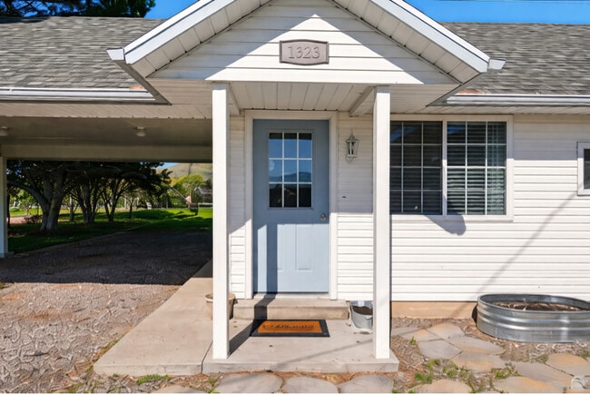 1317 S 400 E, Unit B in Trenton, UT - Building Photo - Building Photo