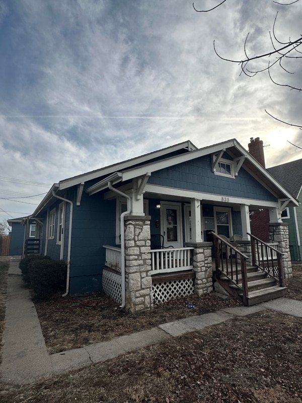 property at 833 E 21st Ave