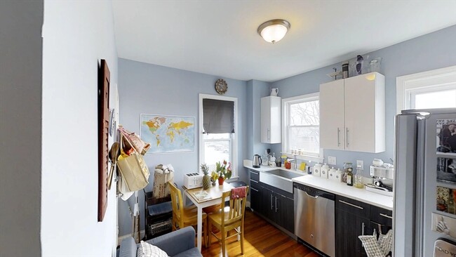 6 Hinckley St in Somerville, MA - Building Photo - Building Photo