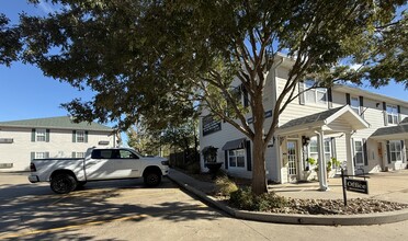 2318 E 8th St, Unit F in Joplin, MO - Foto de edificio - Building Photo