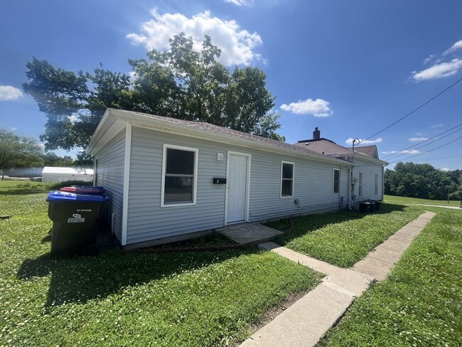 property at 421 S Mulberry St