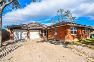 5214 De Milo Dr in Houston, TX - Building Photo