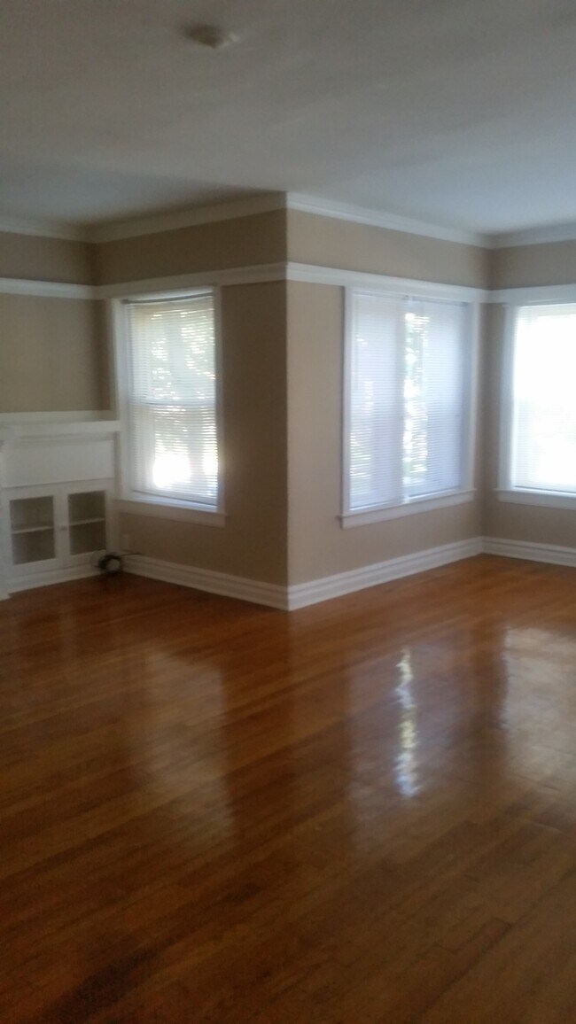 6636 S Woodlawn Ave, Unit 1 in Chicago, IL - Foto de edificio - Building Photo
